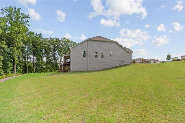 386 Kentucky Court, Hoschton, GA 30548