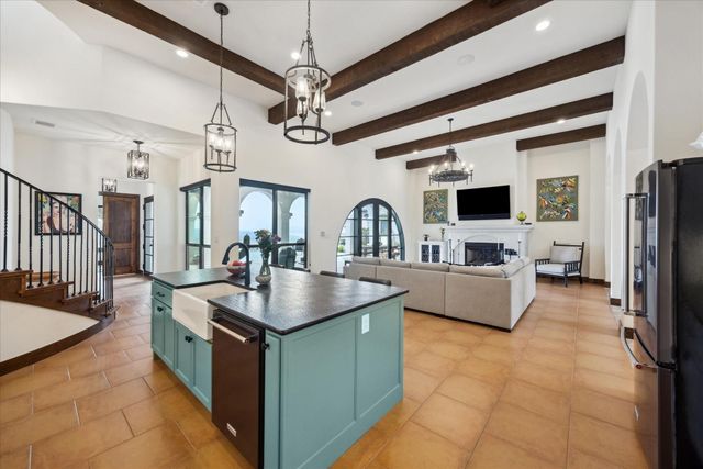 5400 Canyon Oaks DR, Lago Vista, TX 78645