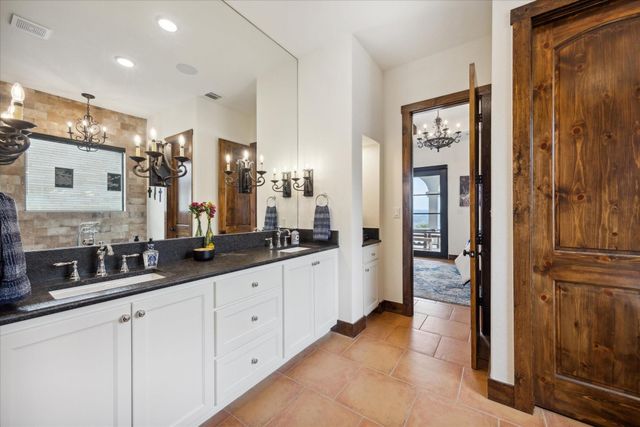 5400 Canyon Oaks DR, Lago Vista, TX 78645