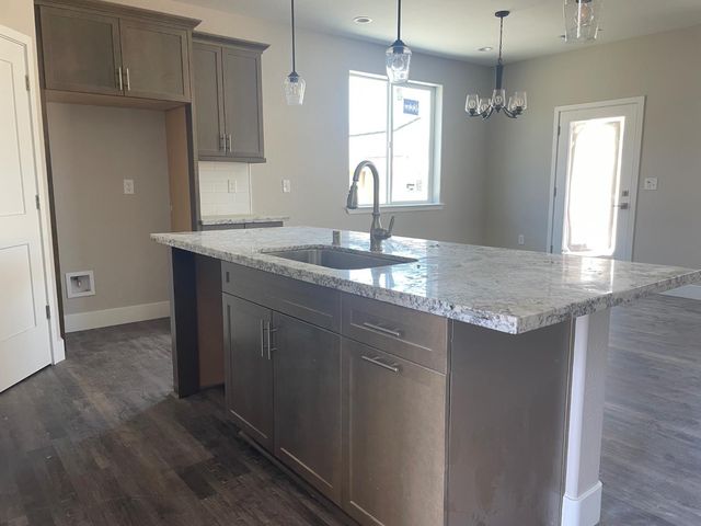 458 South Susan Ave, Kerman, CA 93630
