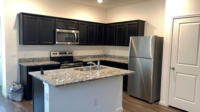 114 Woodpecker RUN, Jarrell, TX 76537