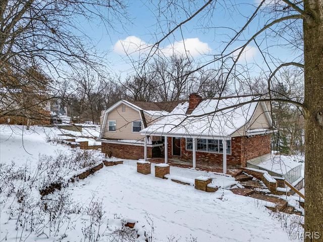 6 Castle Drive, Florissant, MO 63034