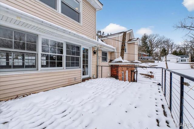 6 Castle Drive, Florissant, MO 63034