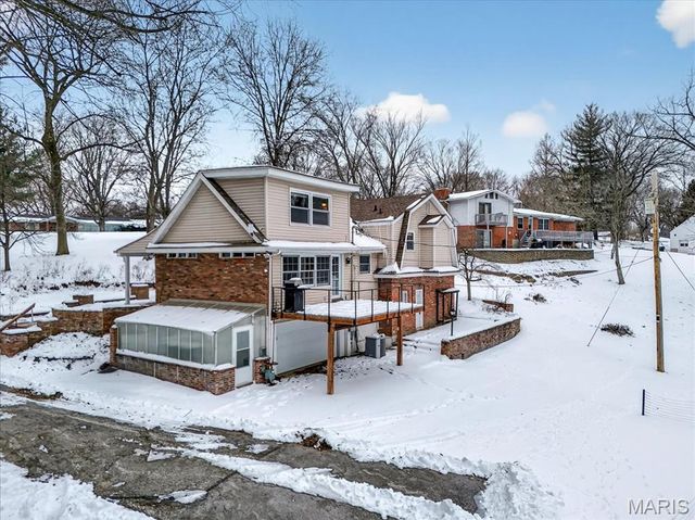 6 Castle Drive, Florissant, MO 63034