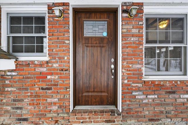 6 Castle Drive, Florissant, MO 63034