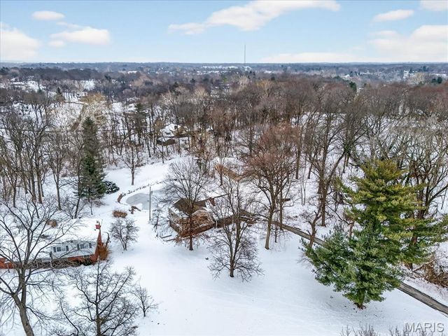 6 Castle Drive, Florissant, MO 63034