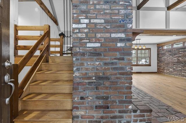 6 Castle Drive, Florissant, MO 63034