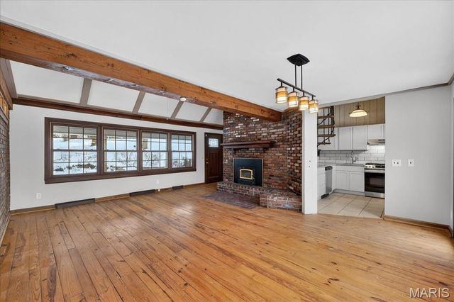 6 Castle Drive, Florissant, MO 63034