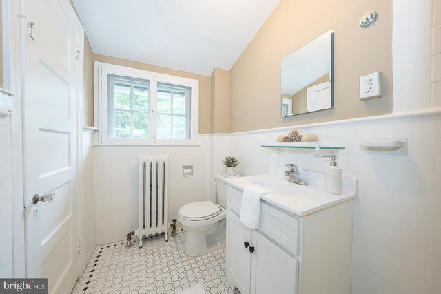 228 MONTGOMERY, Haverford, PA 19041