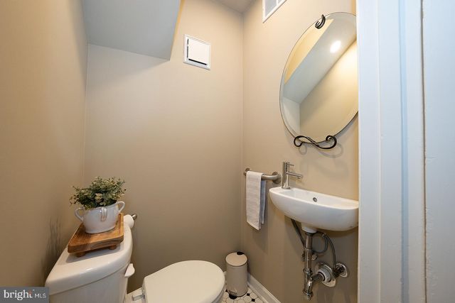 228 MONTGOMERY, Haverford, PA 19041