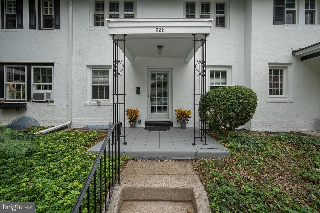 228 MONTGOMERY, Haverford, PA 19041