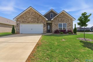 200 Goldie Court, New Market, AL 35761