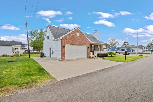 16 Logan Street, Thornville, OH 43076