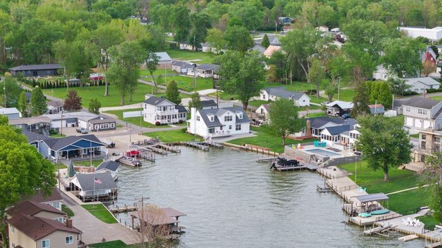 16 Logan Street, Thornville, OH 43076