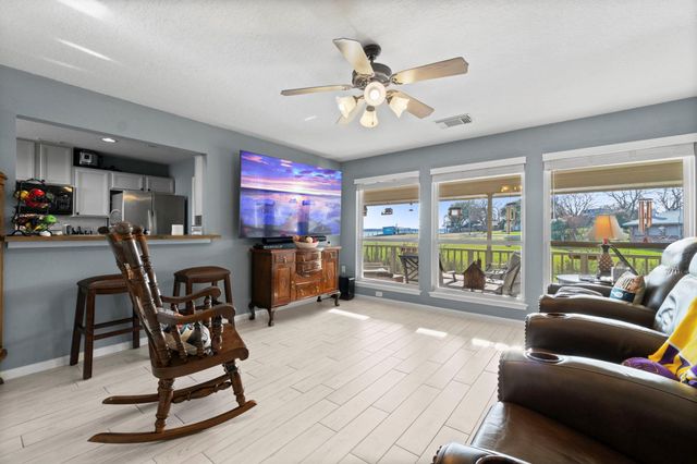 330 Crestmont Street, Point Blank, TX 77364