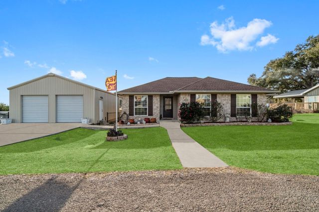 330 Crestmont Street, Point Blank, TX 77364