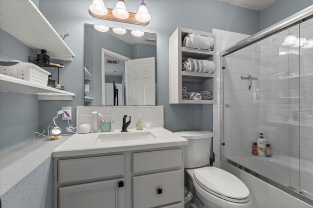 330 Crestmont Street, Point Blank, TX 77364