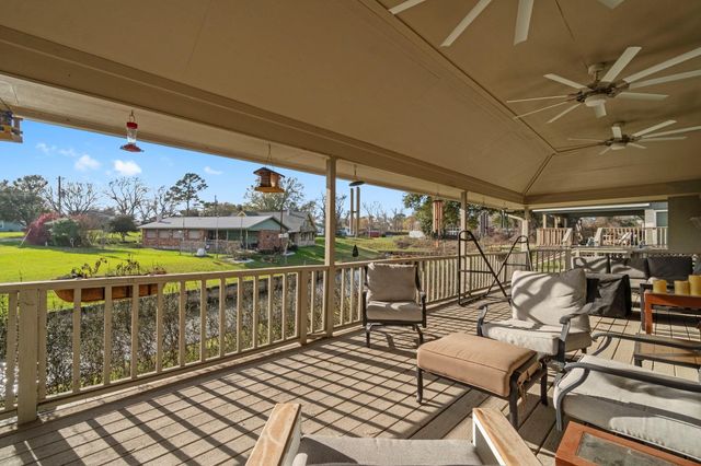 330 Crestmont Street, Point Blank, TX 77364