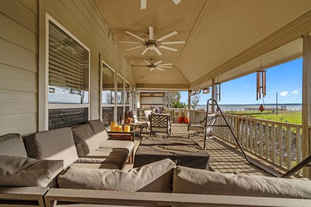 330 Crestmont Street, Point Blank, TX 77364