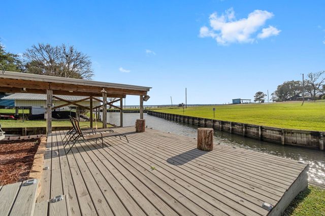 330 Crestmont Street, Point Blank, TX 77364