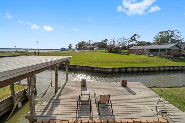 330 Crestmont Street, Point Blank, TX 77364