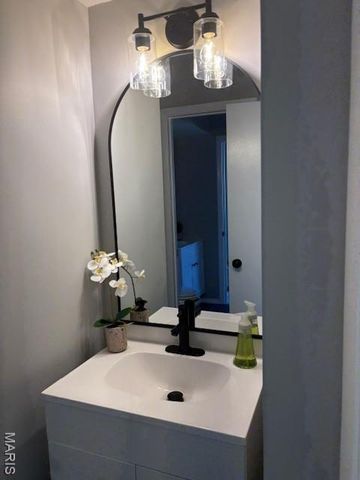 837 Wendevy Court, Ballwin, MO 63011