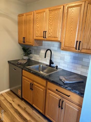 837 Wendevy Court, Ballwin, MO 63011