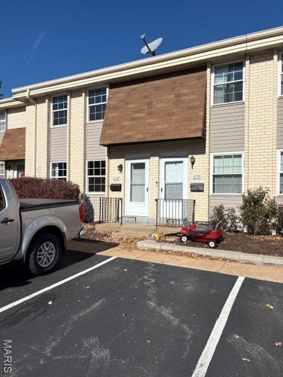 837 Wendevy Court, Ballwin, MO 63011