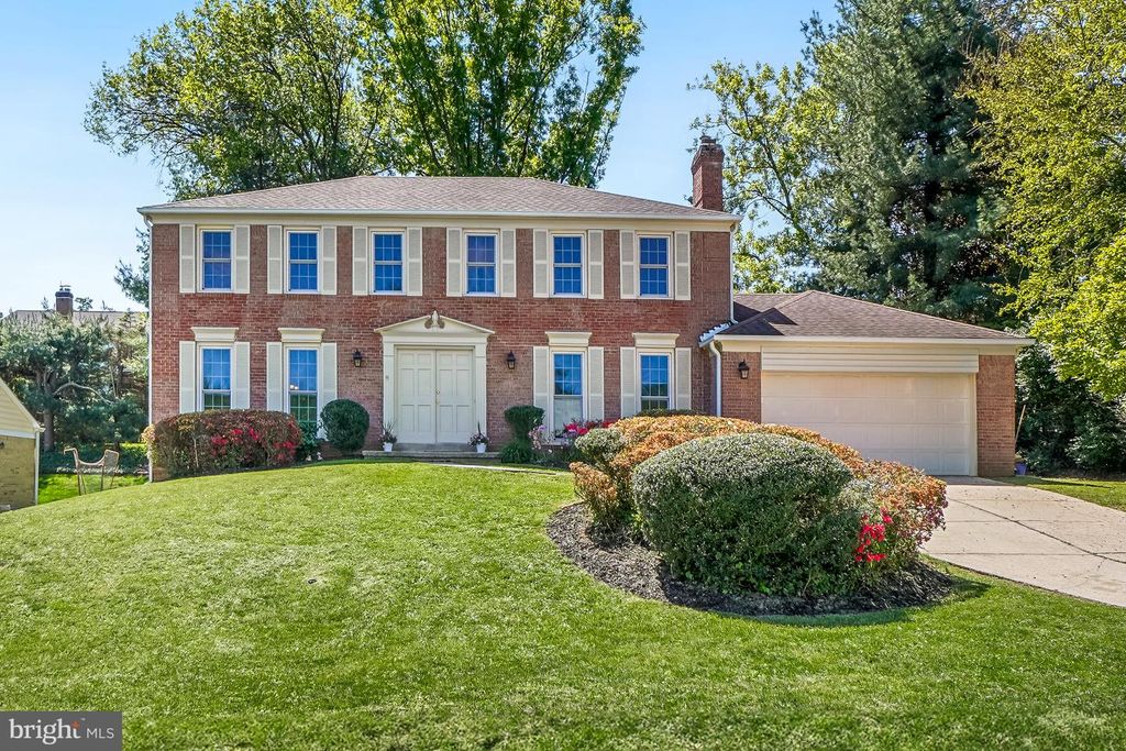 Image 1 of property listing at 9120 PADDOCK LN, Potomac, MD 20854
