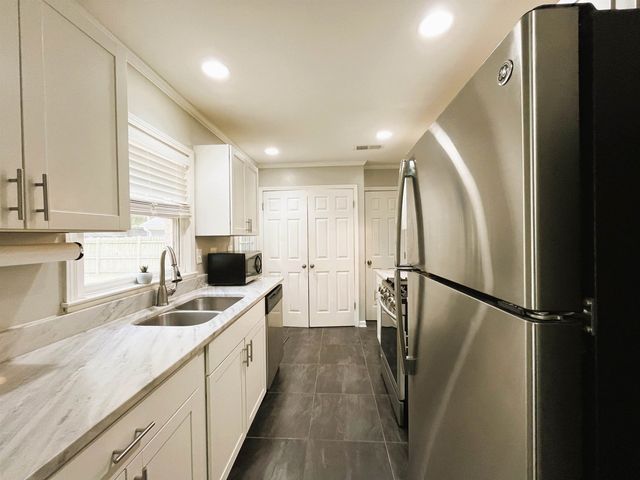 1570 DEARING RD, Memphis, TN 38117