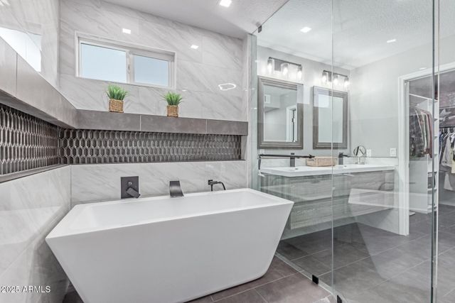 21121 N 63RD Drive, Glendale, AZ 85308