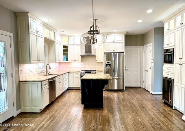 14802 Woodmont Park Pl, Louisville, KY 40245