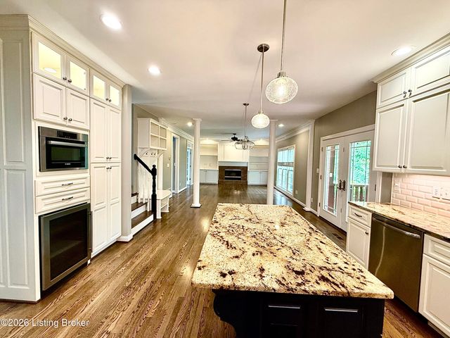 14802 Woodmont Park Pl, Louisville, KY 40245