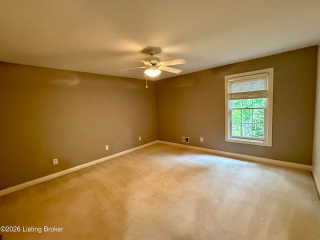 14802 Woodmont Park Pl, Louisville, KY 40245