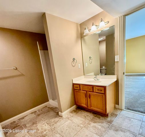 14802 Woodmont Park Pl, Louisville, KY 40245