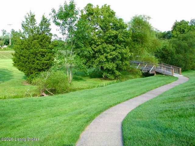 14802 Woodmont Park Pl, Louisville, KY 40245
