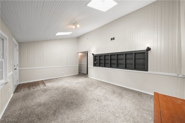 10432 State Route 303, Windham, OH 44288