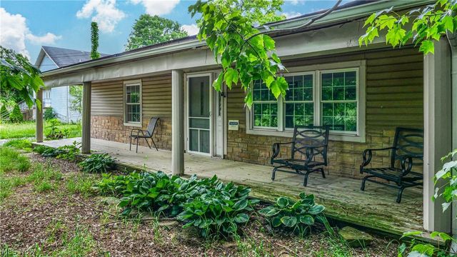 10432 State Route 303, Windham, OH 44288