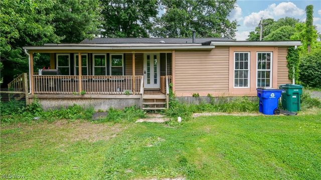 10432 State Route 303, Windham, OH 44288