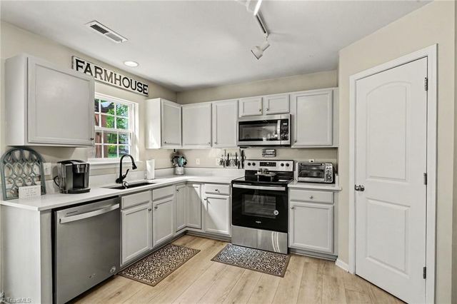 830 Leach Avenue, Thomasville, NC 27360