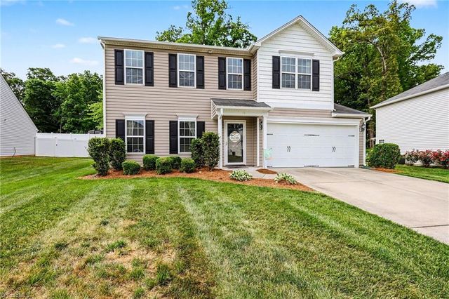 830 Leach Avenue, Thomasville, NC 27360
