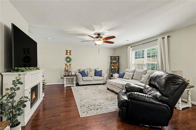 830 Leach Avenue, Thomasville, NC 27360