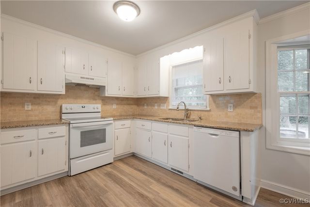 3219 Castlebury Dr, Chester, VA 23831