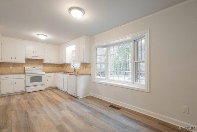 3219 Castlebury Dr, Chester, VA 23831