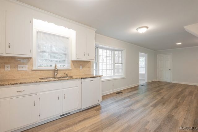 3219 Castlebury Dr, Chester, VA 23831