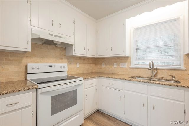 3219 Castlebury Dr, Chester, VA 23831