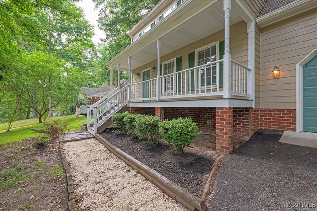 3219 Castlebury Dr, Chester, VA 23831