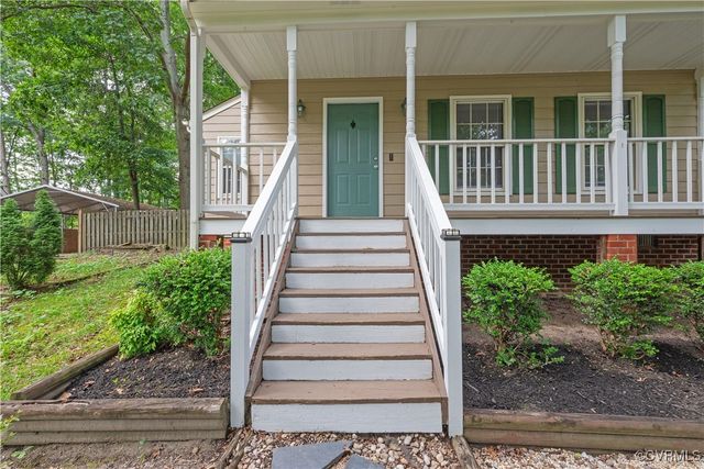 3219 Castlebury Dr, Chester, VA 23831