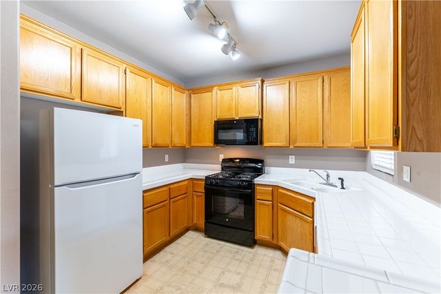 75 North Valle Verde Drive 523, Henderson, NV 89074