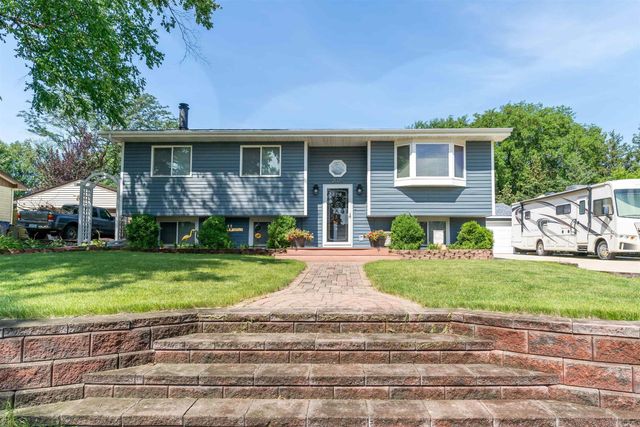 2028 Tilbury Road, Waterloo, IA 50701